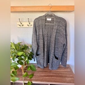 Old Navy grey two pocket cardigan